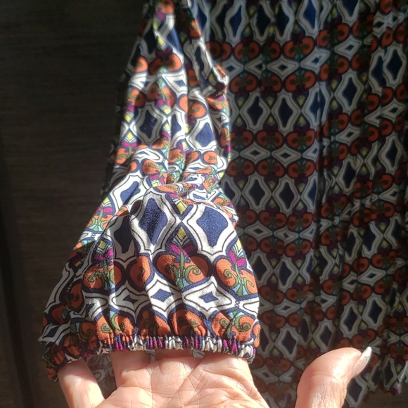 Cold Shoulder Shirt - Picture 4 of 6